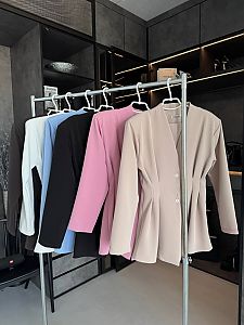 Купить деловые костюмы оптом по хорошей цене Деловые костюмы в каталоге в ассортименте