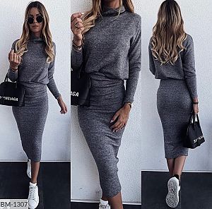 трикотажный костюм с юбкой