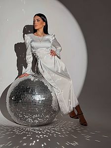 Молочное шелковое платье на новый год - интернет-магазин Postavshchik Молочное шелковое платье