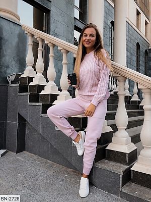Костюм вязаный
